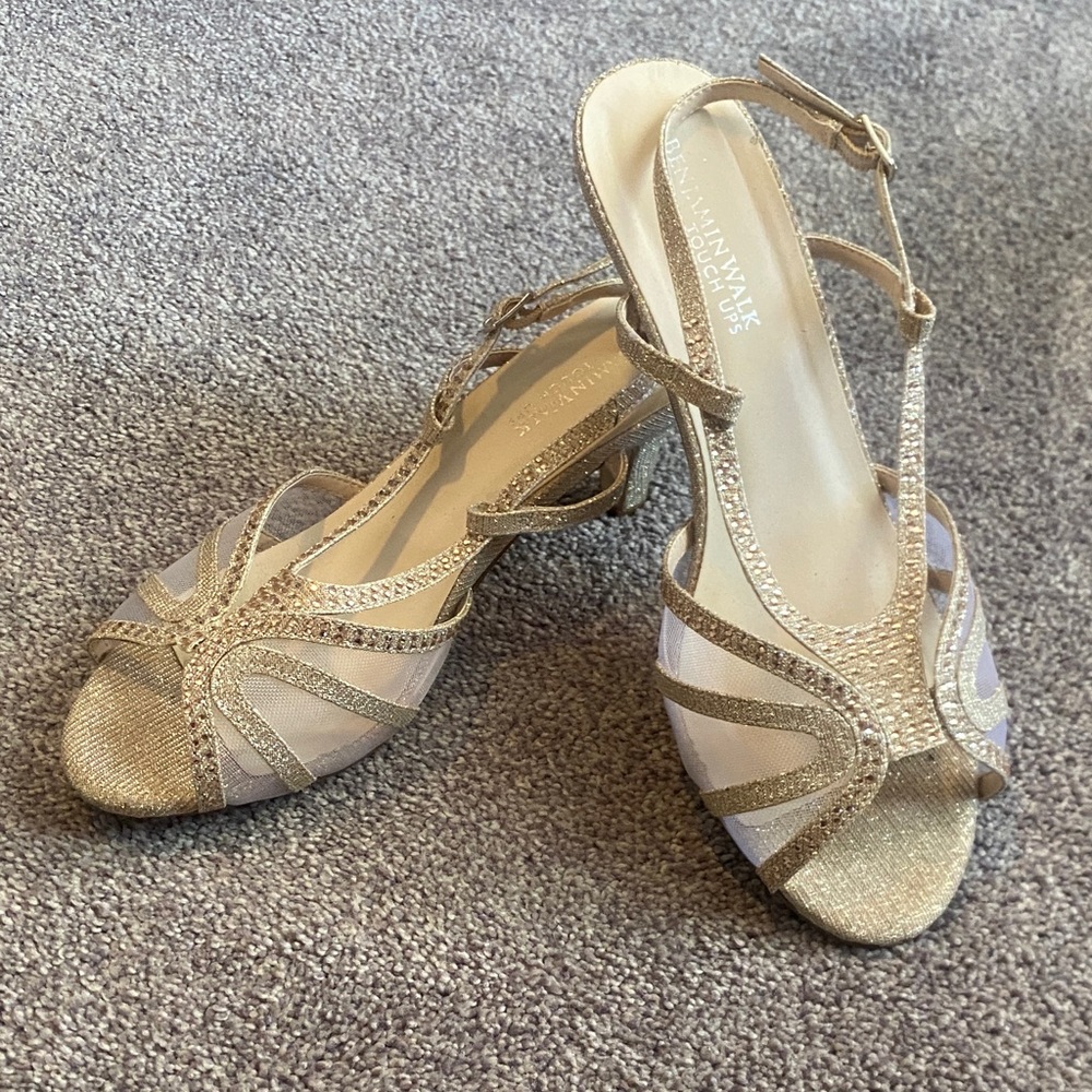 EUC Benjamin Walk touch ups formal heel size 7.5w wide width kitten heel